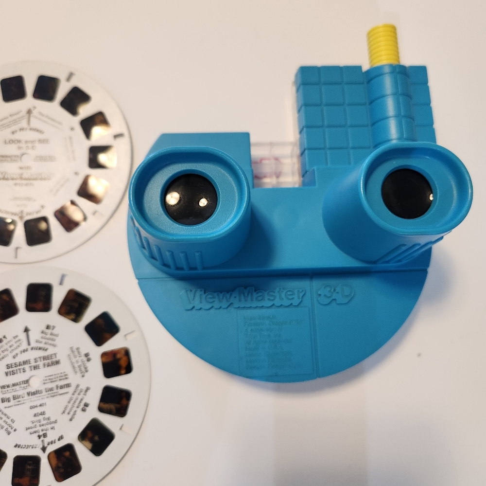 Vintage ViewMaster with 7 Slides
